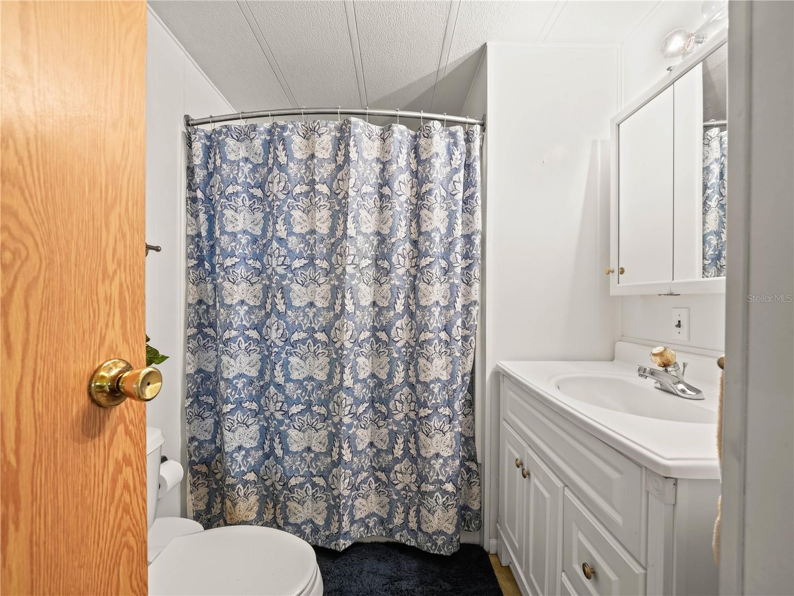 FLORAL LAKES - Residential