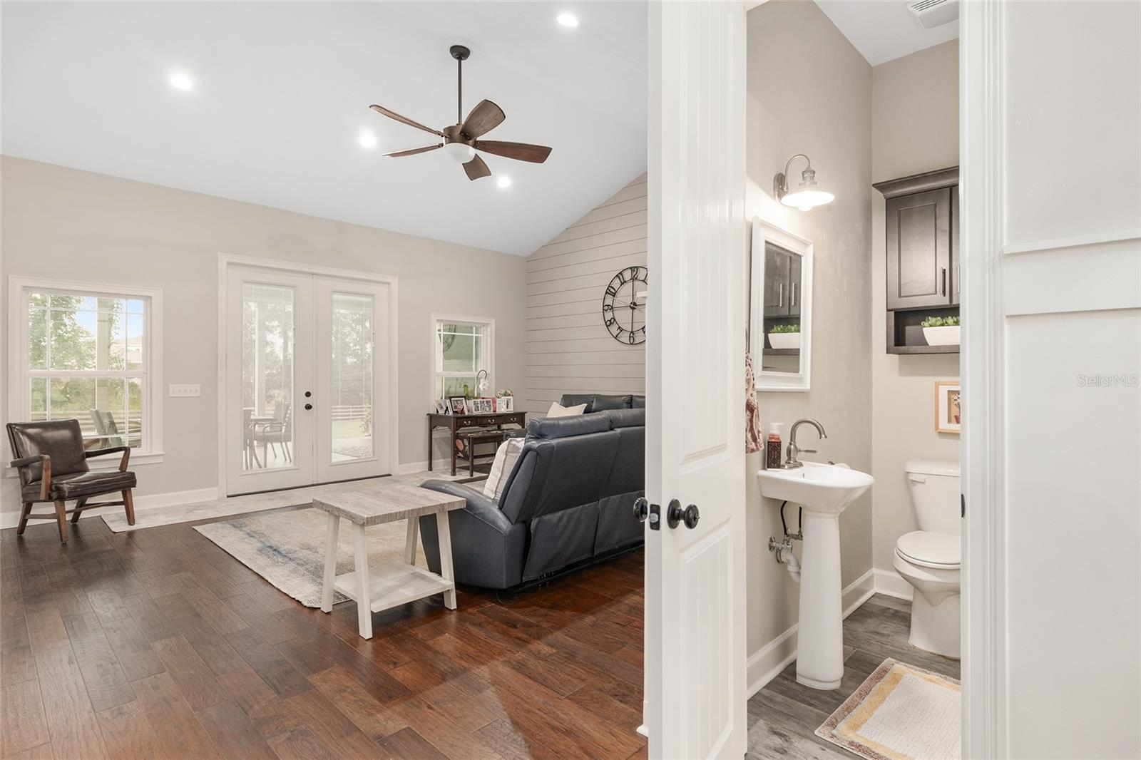 MEADOW GLEN REPL OF NOELLE ESTATE PH I - Residential