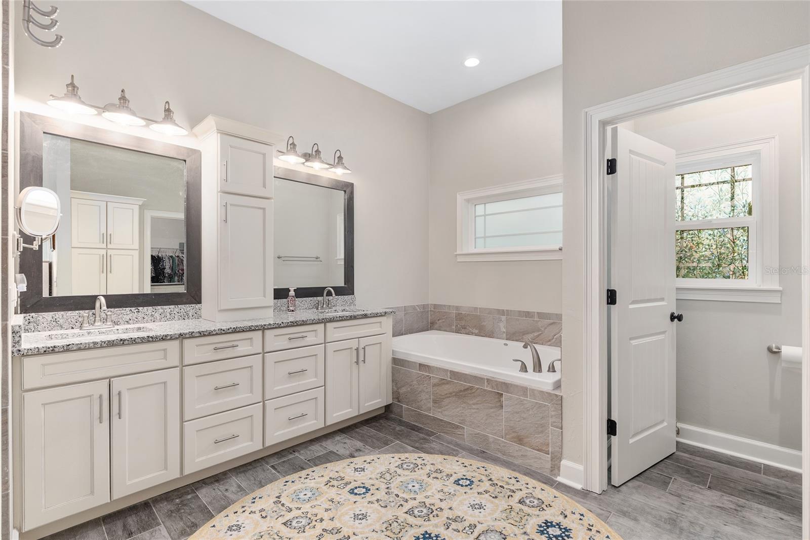 MEADOW GLEN REPL OF NOELLE ESTATE PH I - Residential