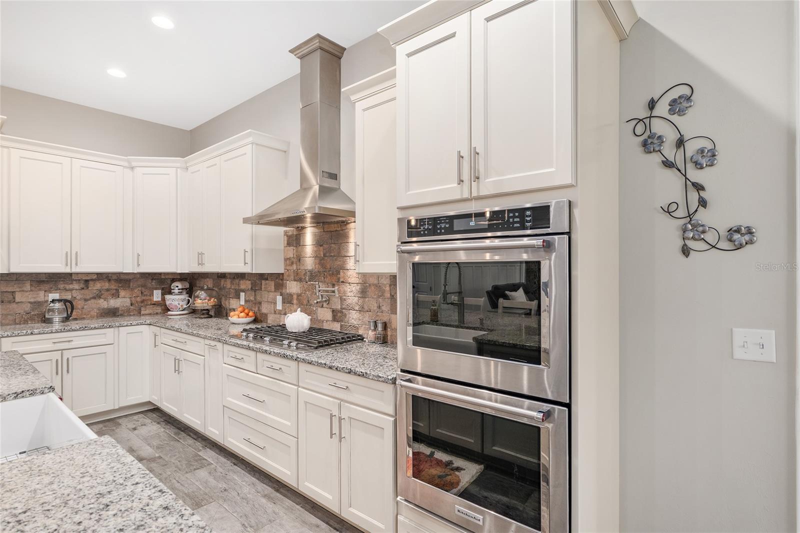 MEADOW GLEN REPL OF NOELLE ESTATE PH I - Residential