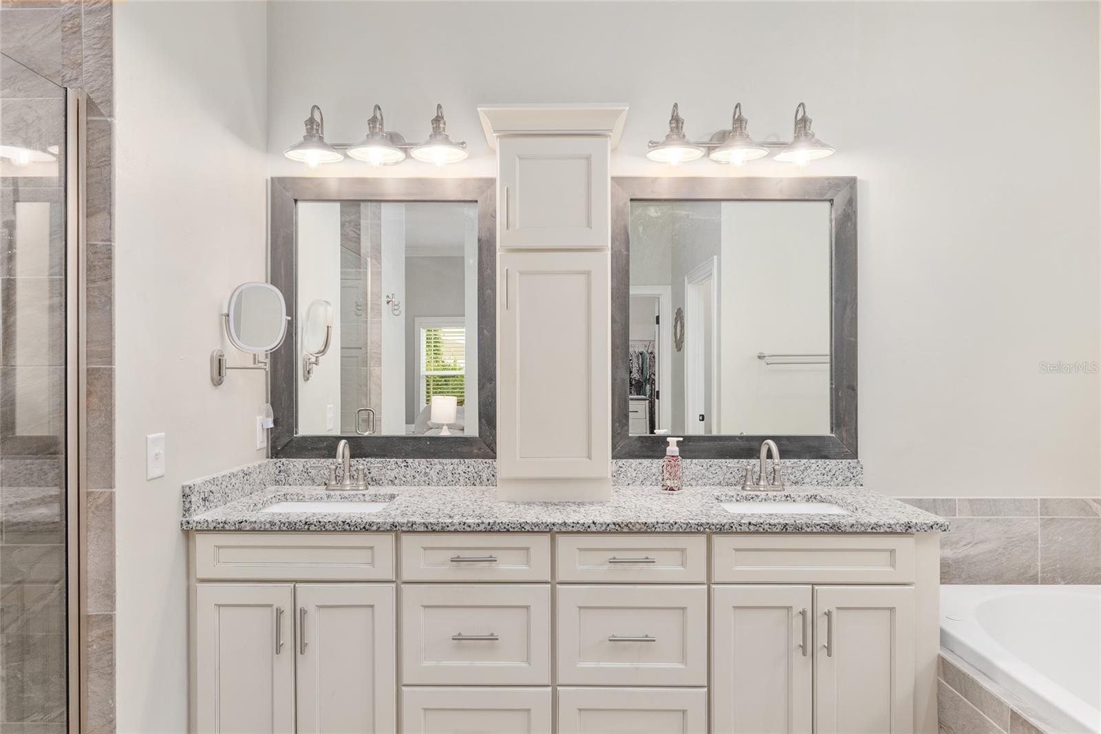 MEADOW GLEN REPL OF NOELLE ESTATE PH I - Residential