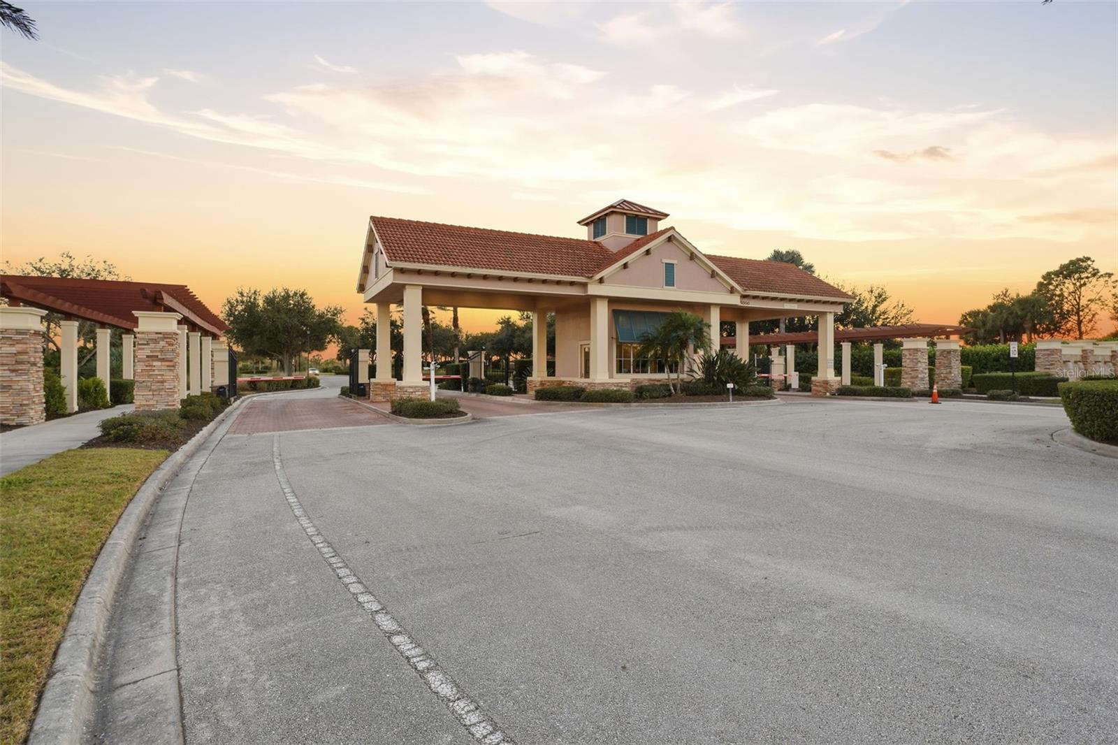 SARASOTA NATIONAL - Residential