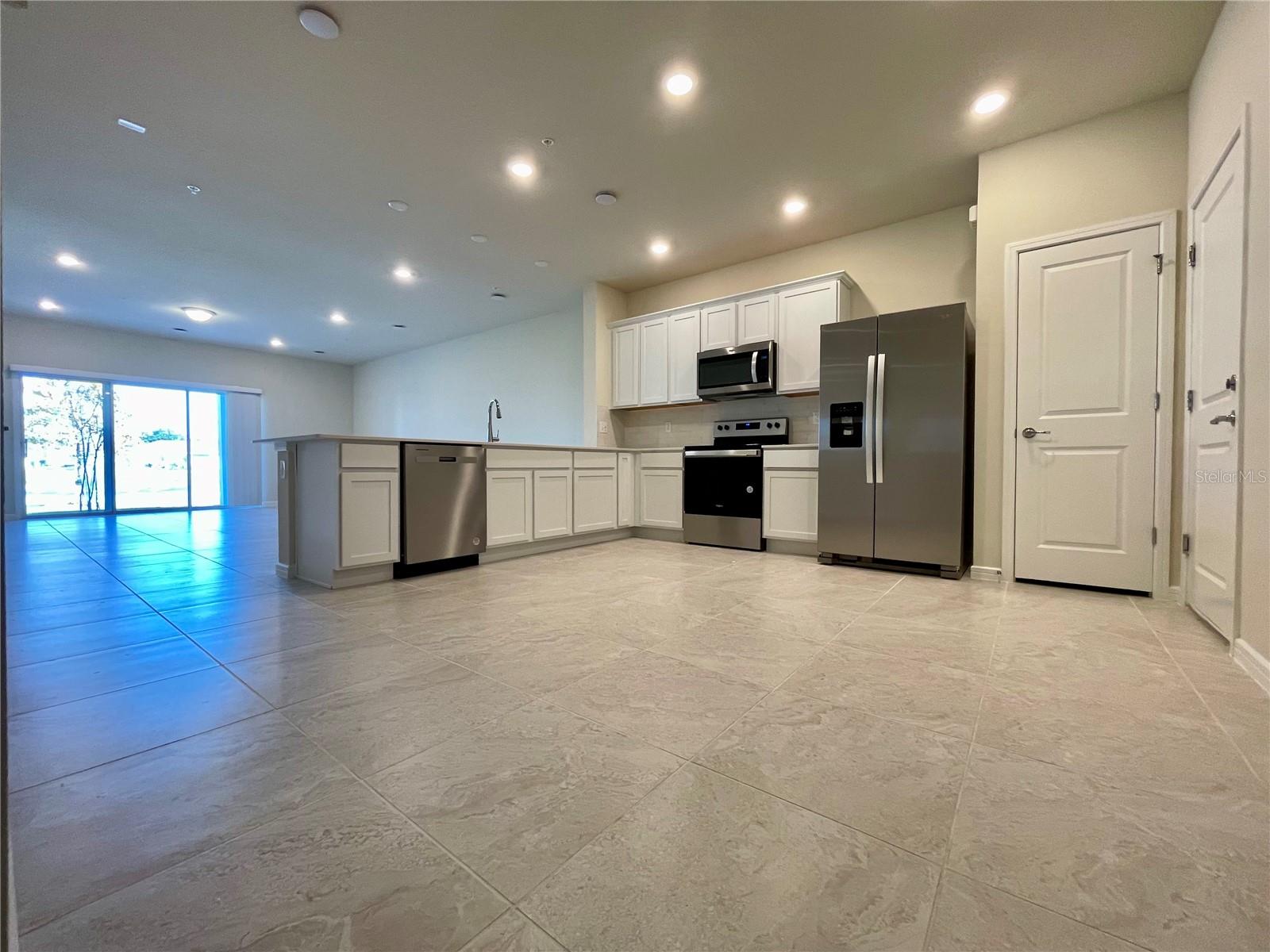 GRAYSON SQUARE - Residential Lease