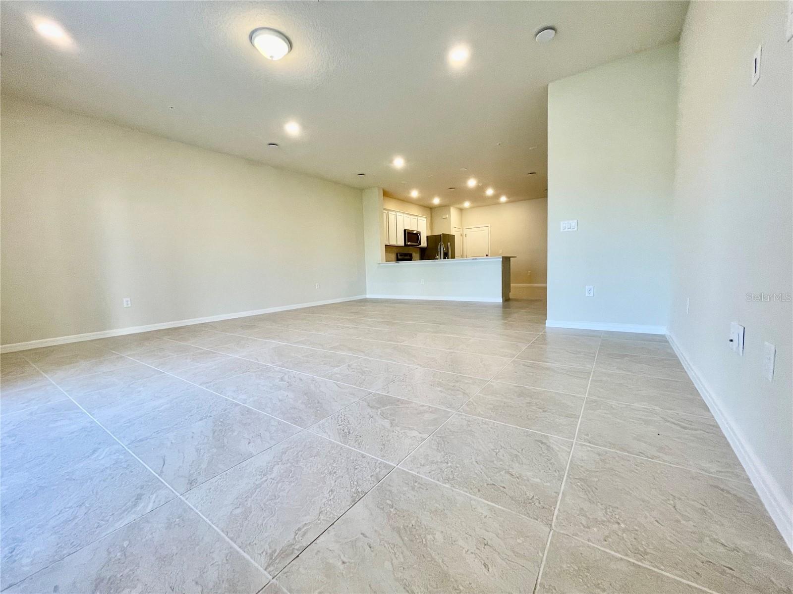 GRAYSON SQUARE - Residential Lease