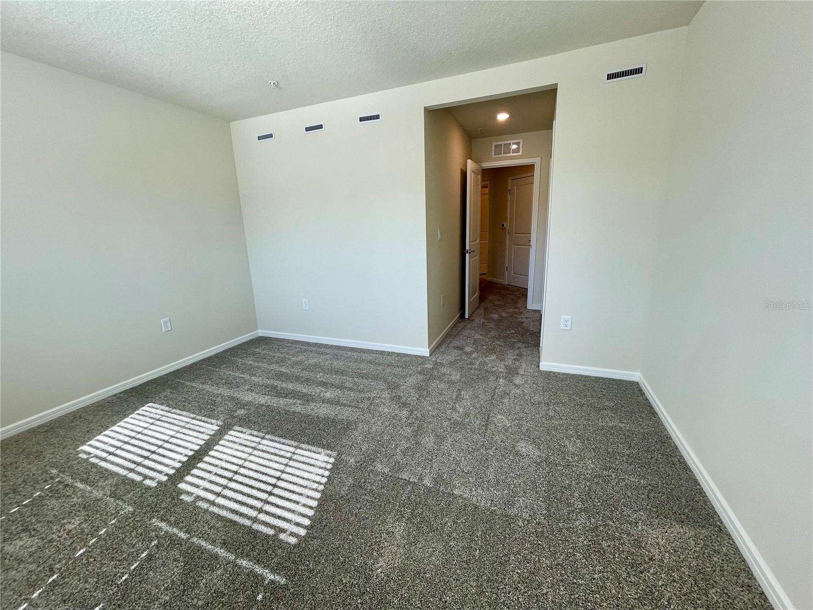 GRAYSON SQUARE - Residential Lease