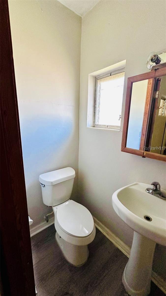 LAKEWOOD PARK - Residential Lease