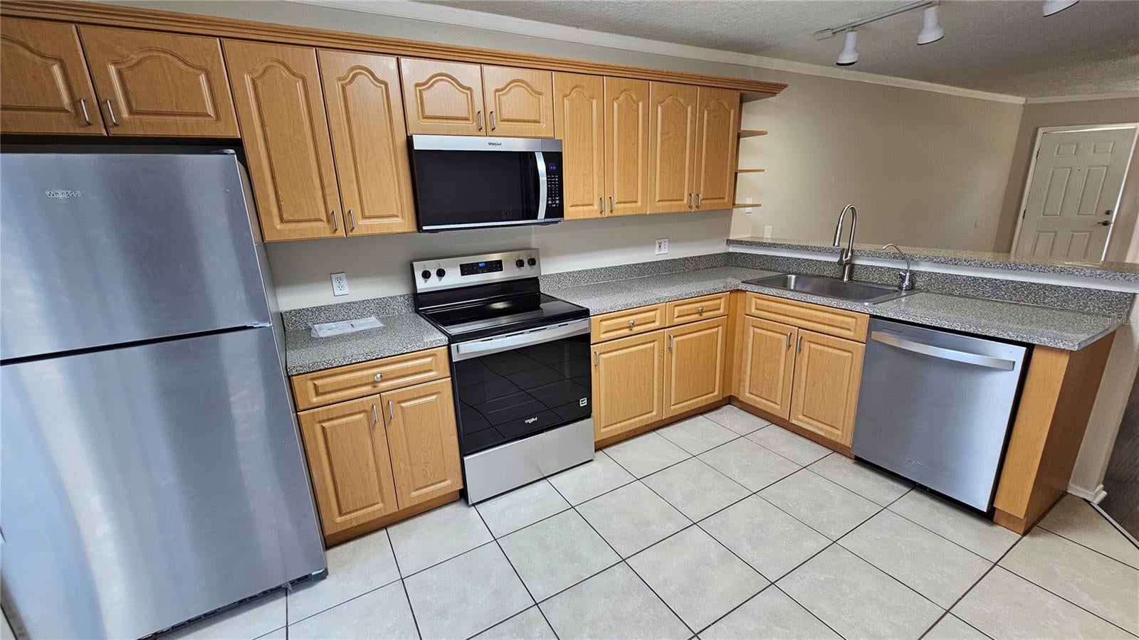 3651 N GOLDENROD ROAD A103