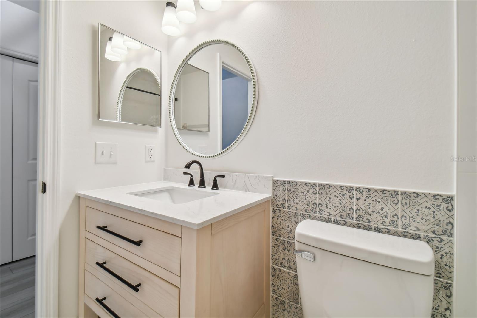 TRAFALGAR SQUARE - Residential Lease