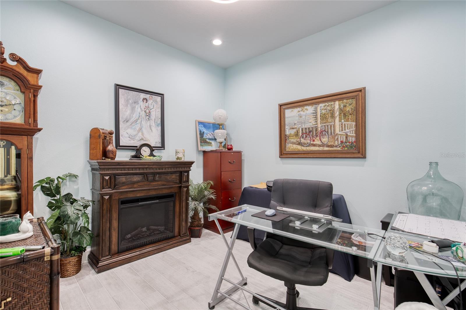 LATITUDE/DAYTONA BEACH CLOAR - Residential