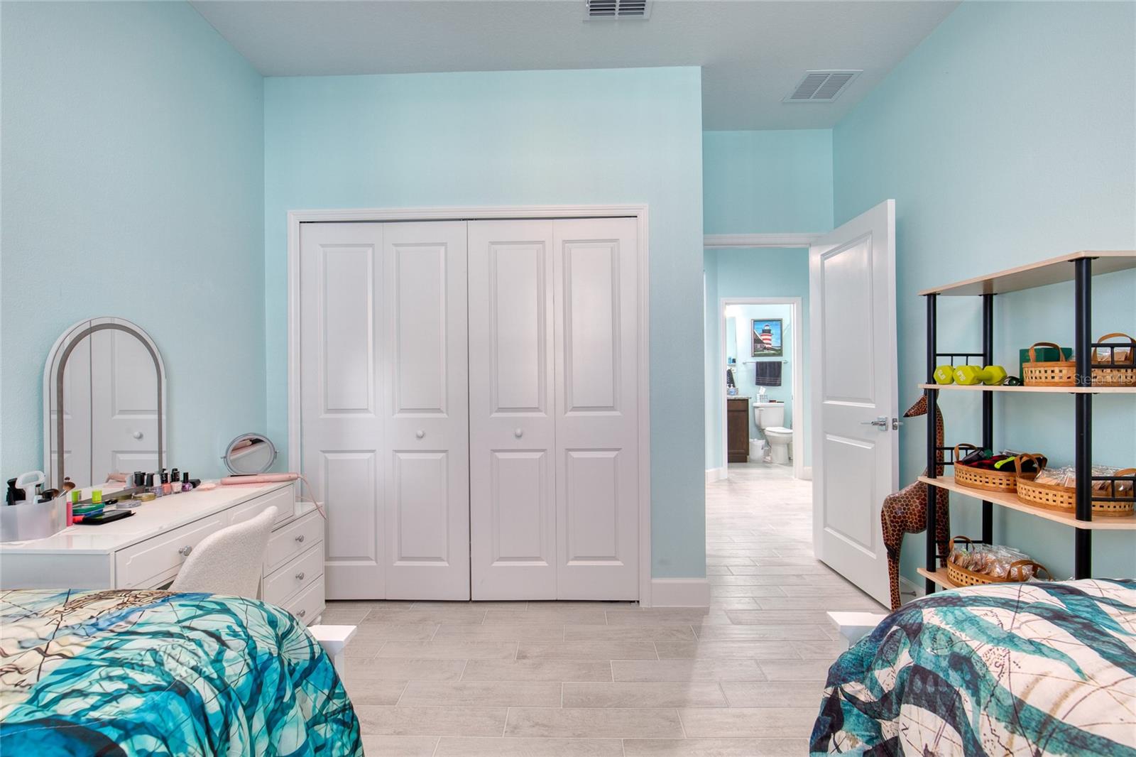 LATITUDE/DAYTONA BEACH CLOAR - Residential