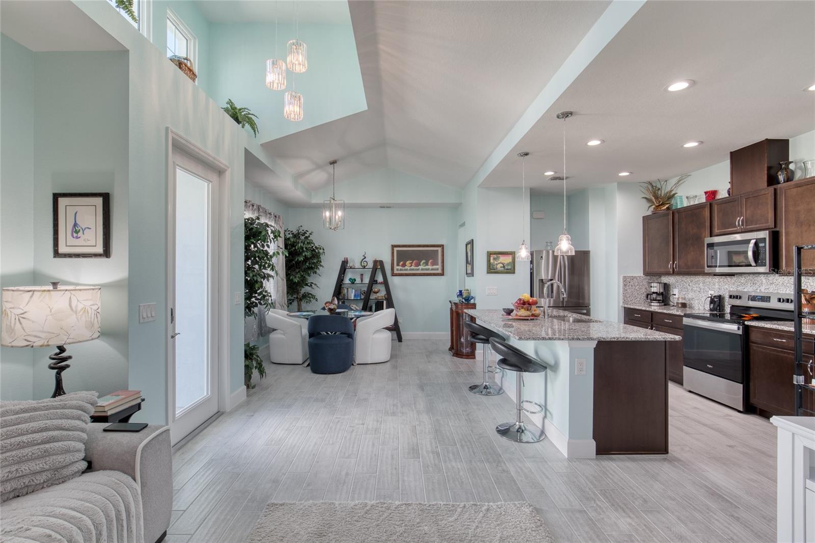 LATITUDE/DAYTONA BEACH CLOAR - Residential