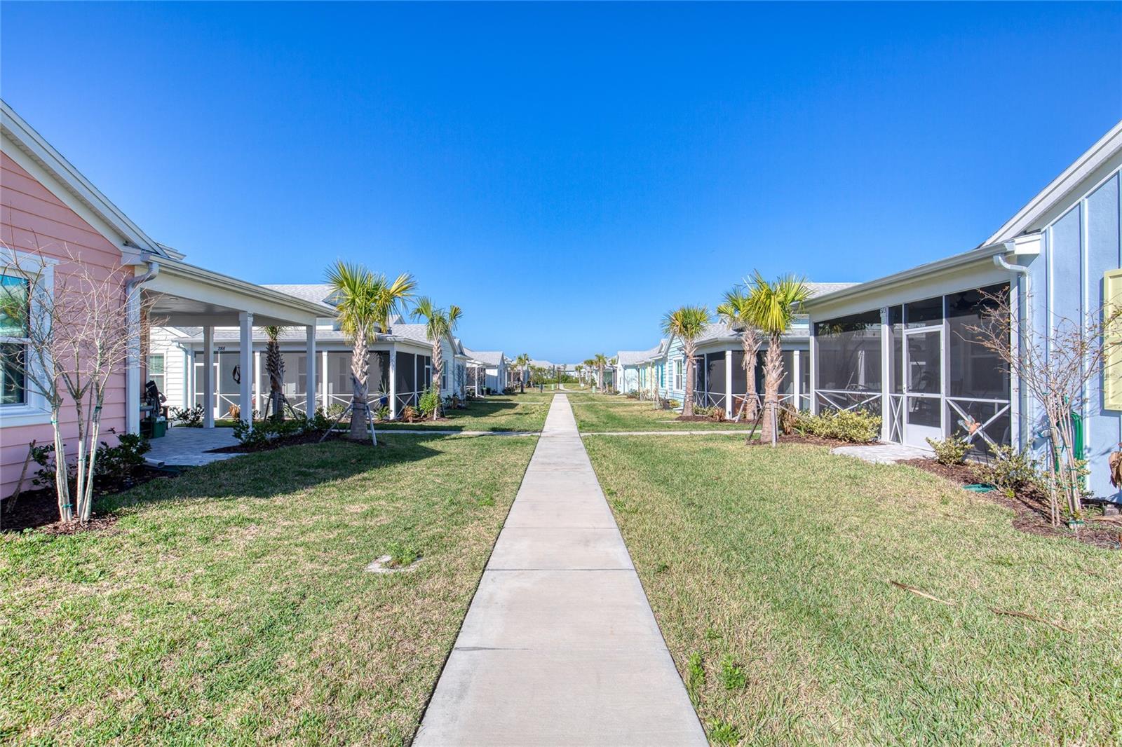 LATITUDE/DAYTONA BEACH CLOAR - Residential