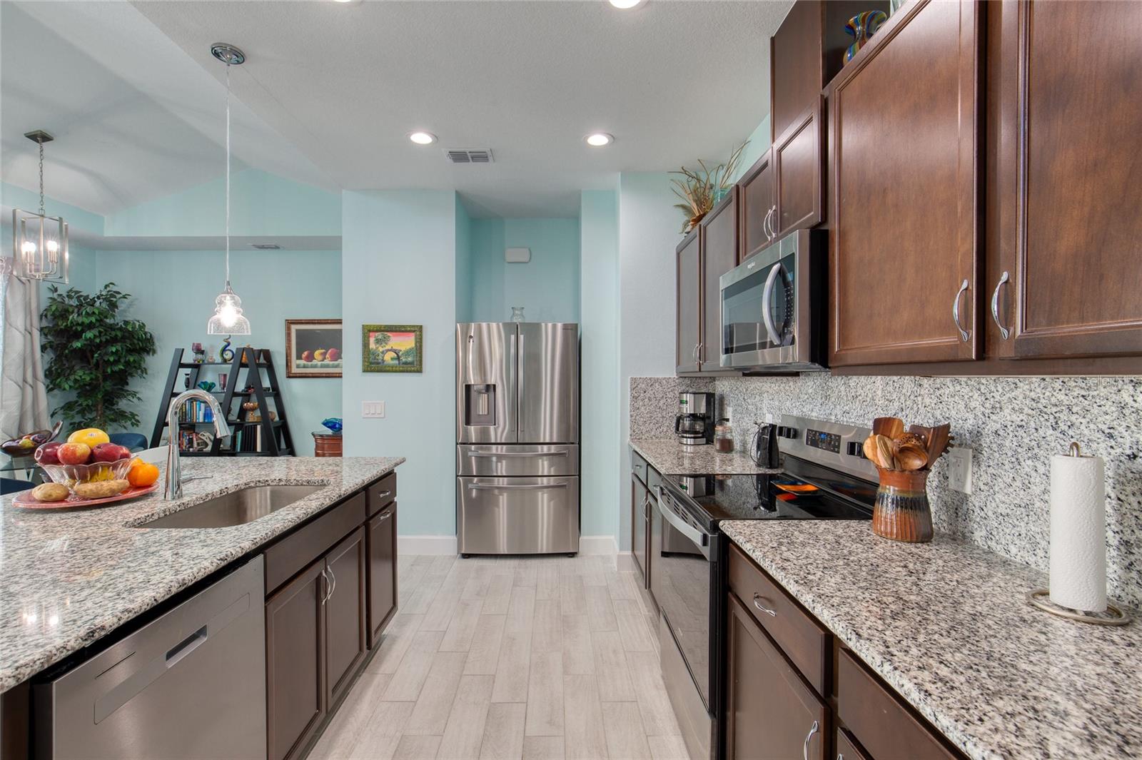 LATITUDE/DAYTONA BEACH CLOAR - Residential