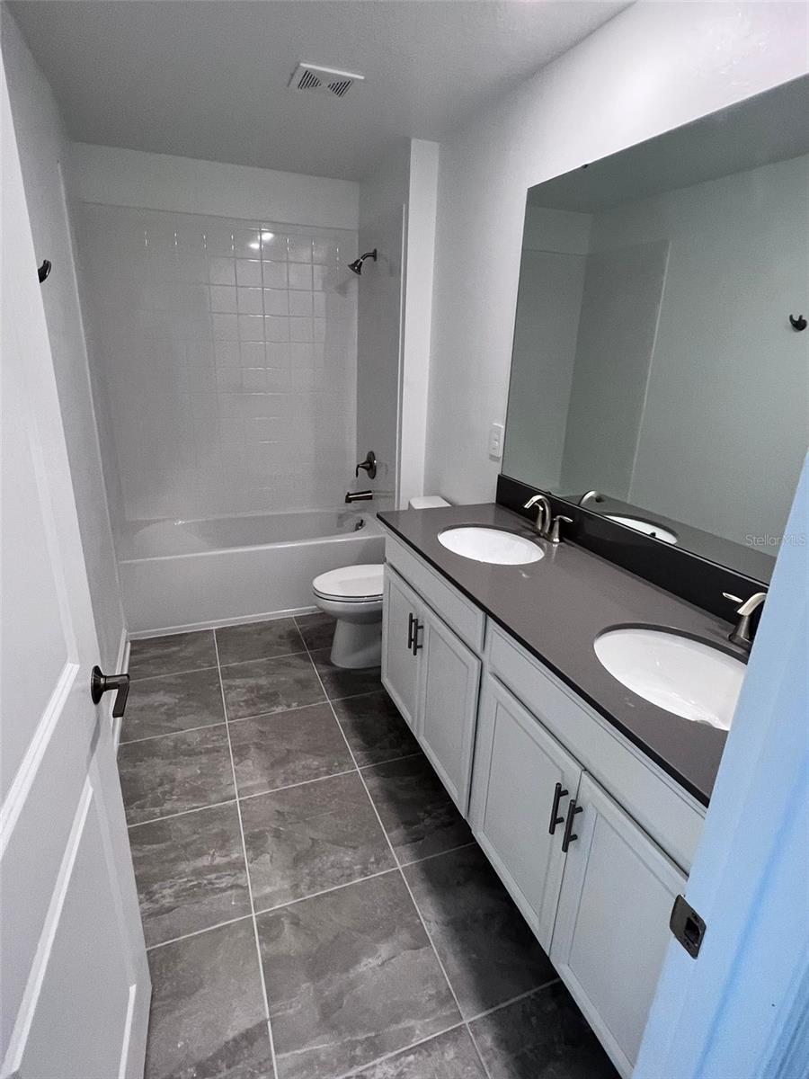 CAMDEN PK/PROVIDENCE PH 4 - Residential Lease