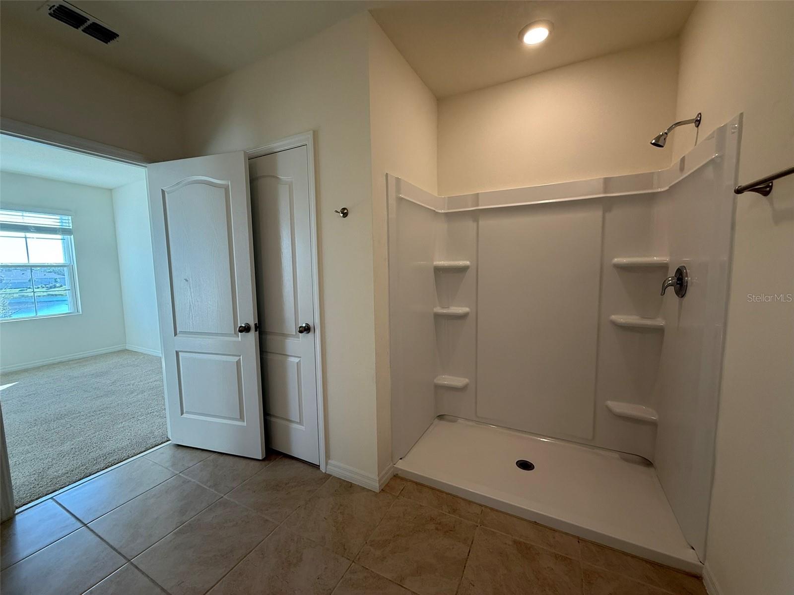 CASCADES PH 1A & 1B - Residential Lease