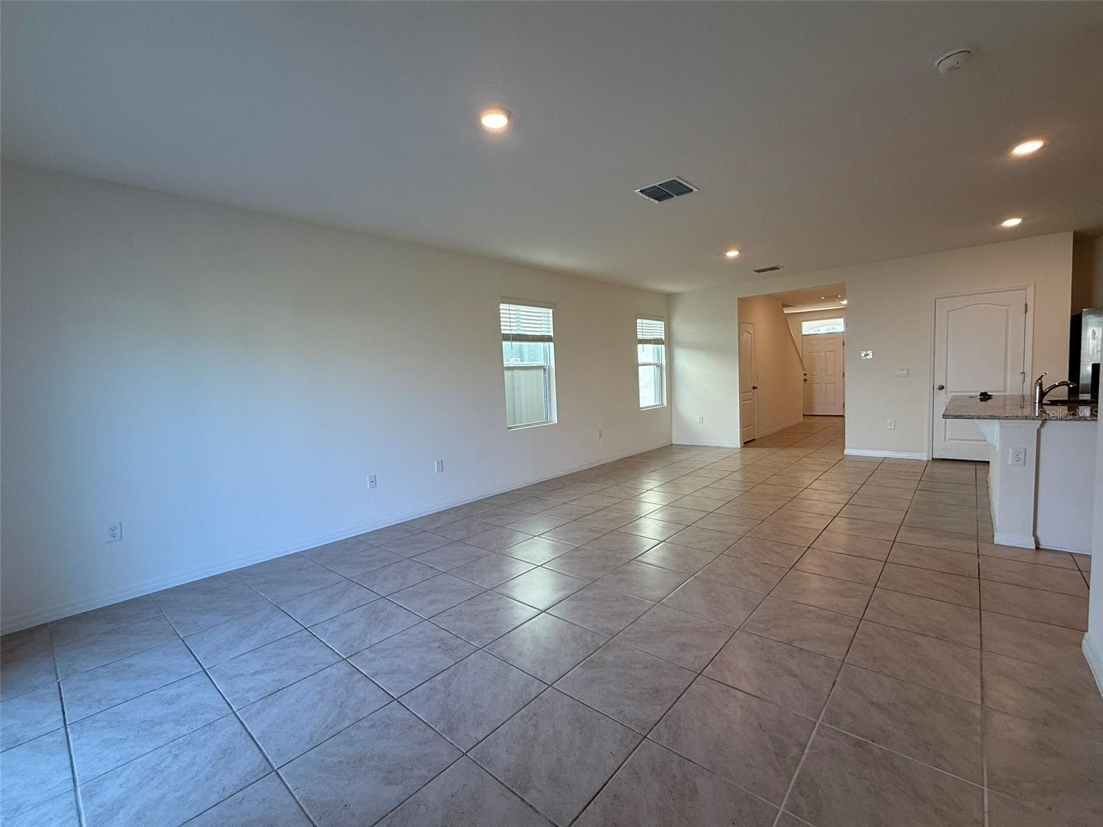 CASCADES PH 1A & 1B - Residential Lease