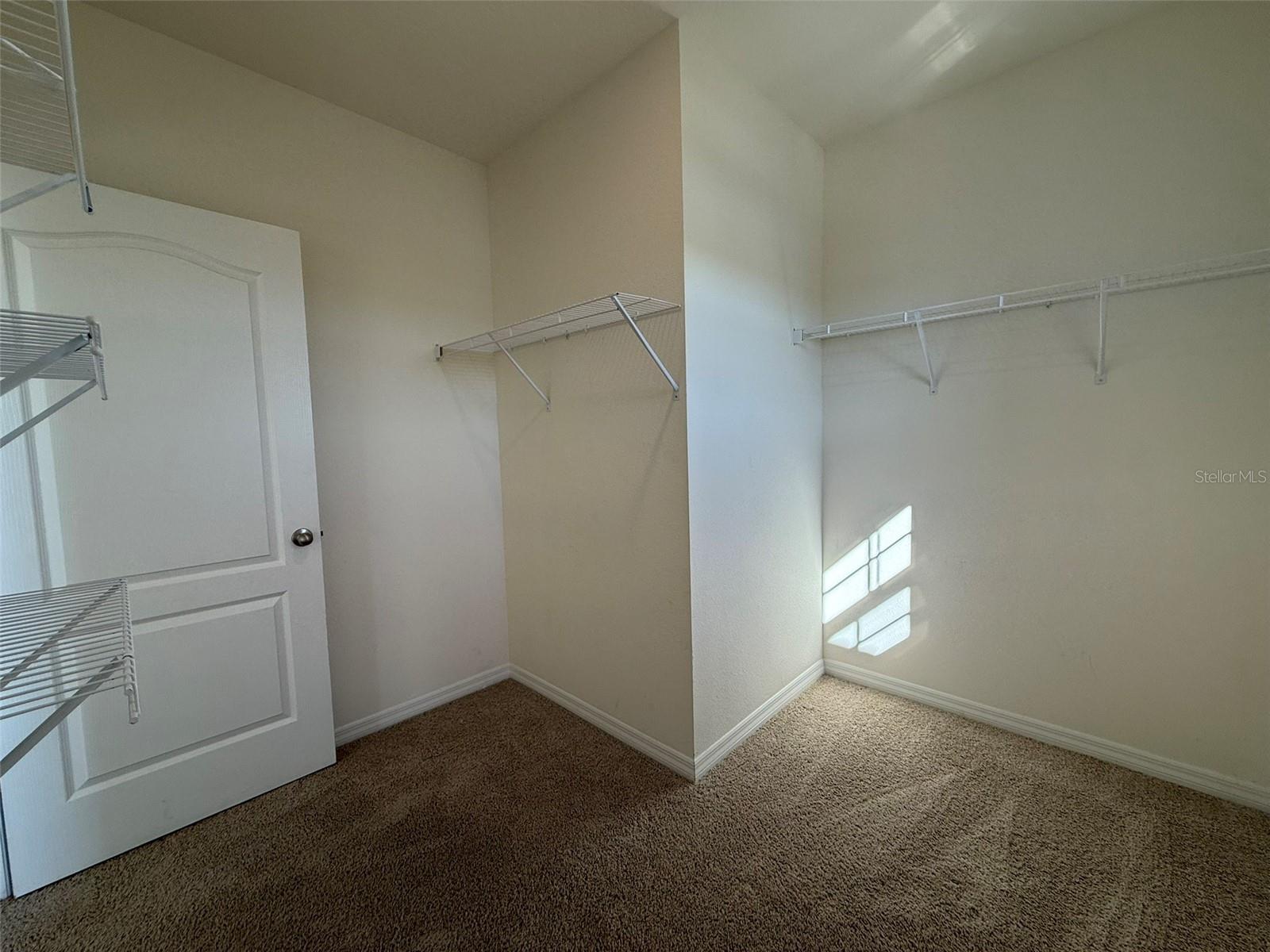 CASCADES PH 1A & 1B - Residential Lease