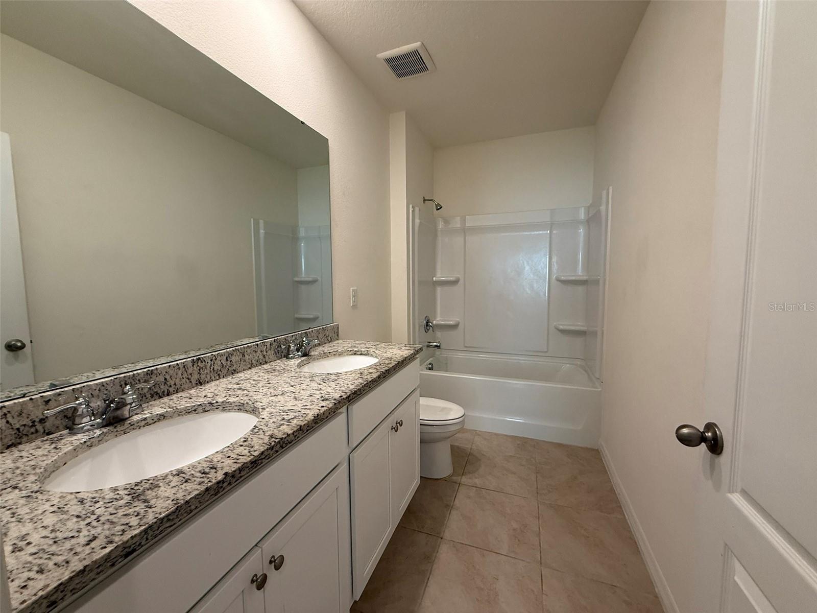 CASCADES PH 1A & 1B - Residential Lease