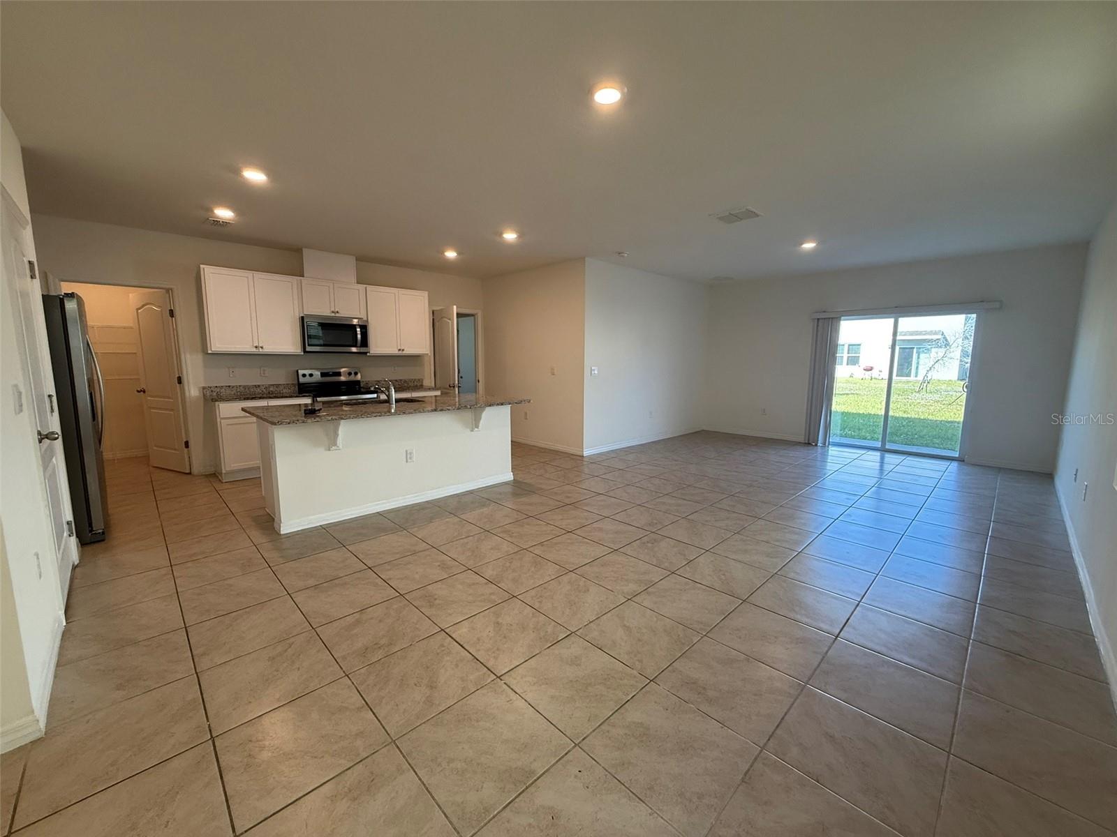 CASCADES PH 1A & 1B - Residential Lease