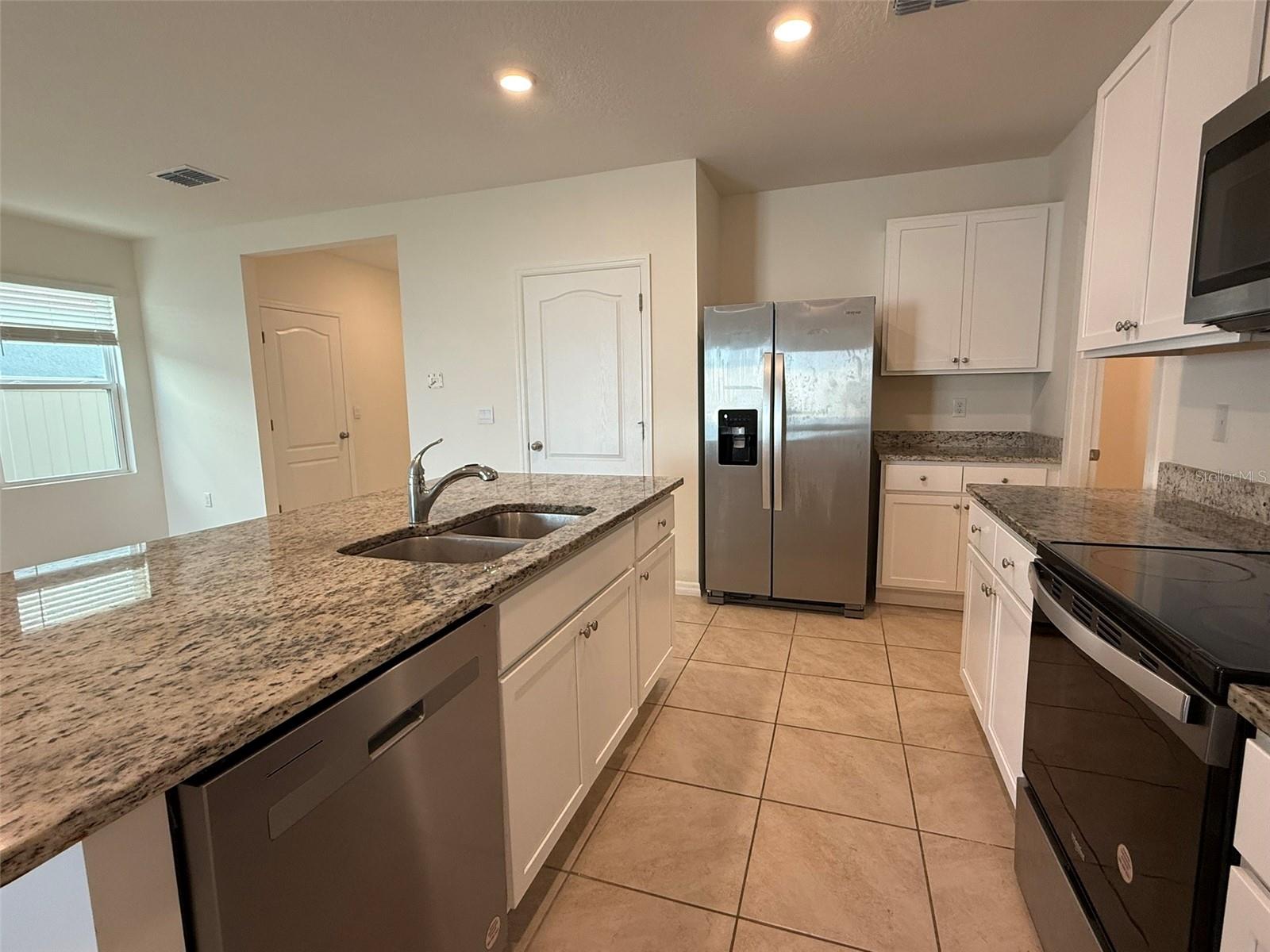 CASCADES PH 1A & 1B - Residential Lease