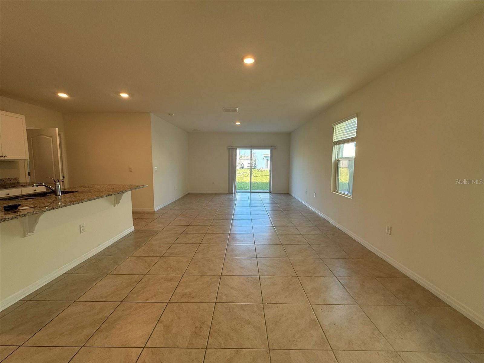 CASCADES PH 1A & 1B - Residential Lease