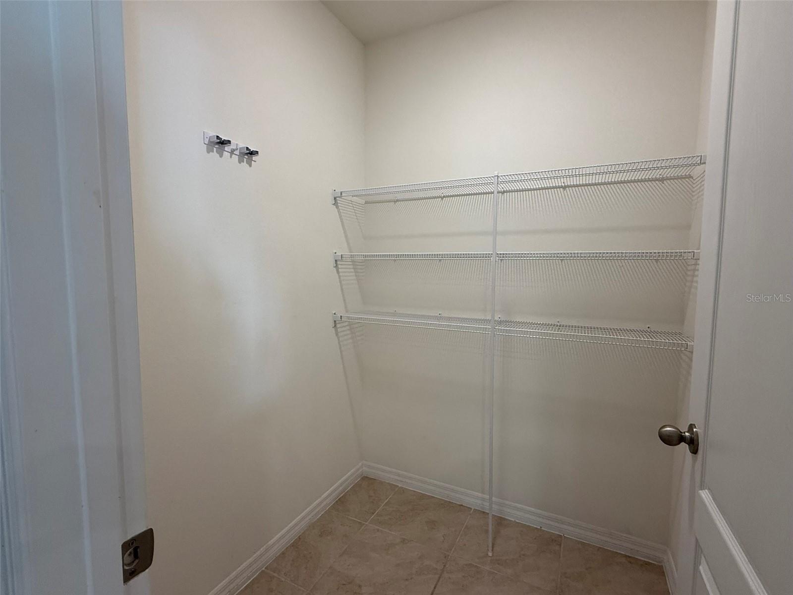 CASCADES PH 1A & 1B - Residential Lease