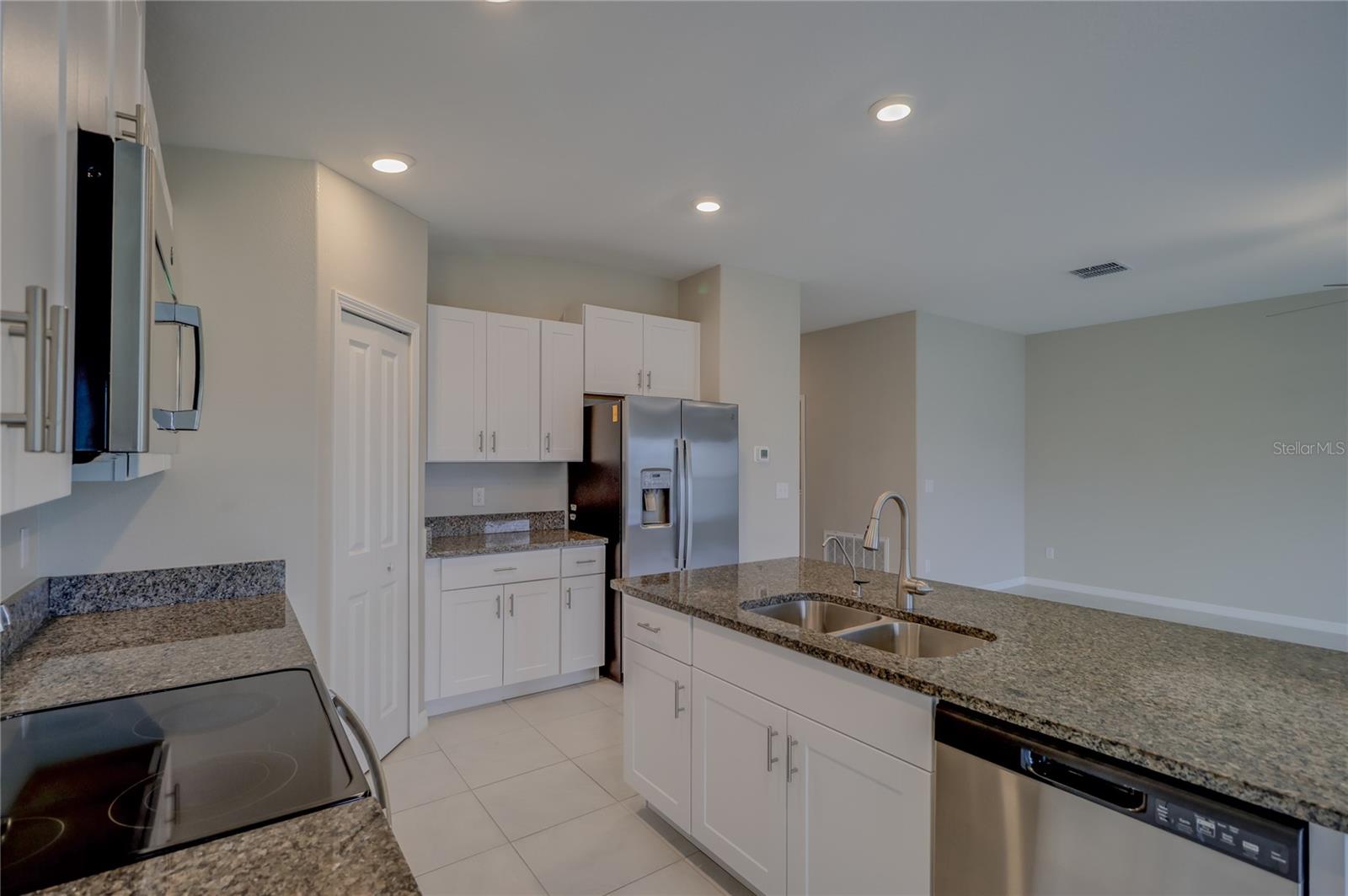 EPPERSON NORTH VILLAGE E-2 - Residential Lease