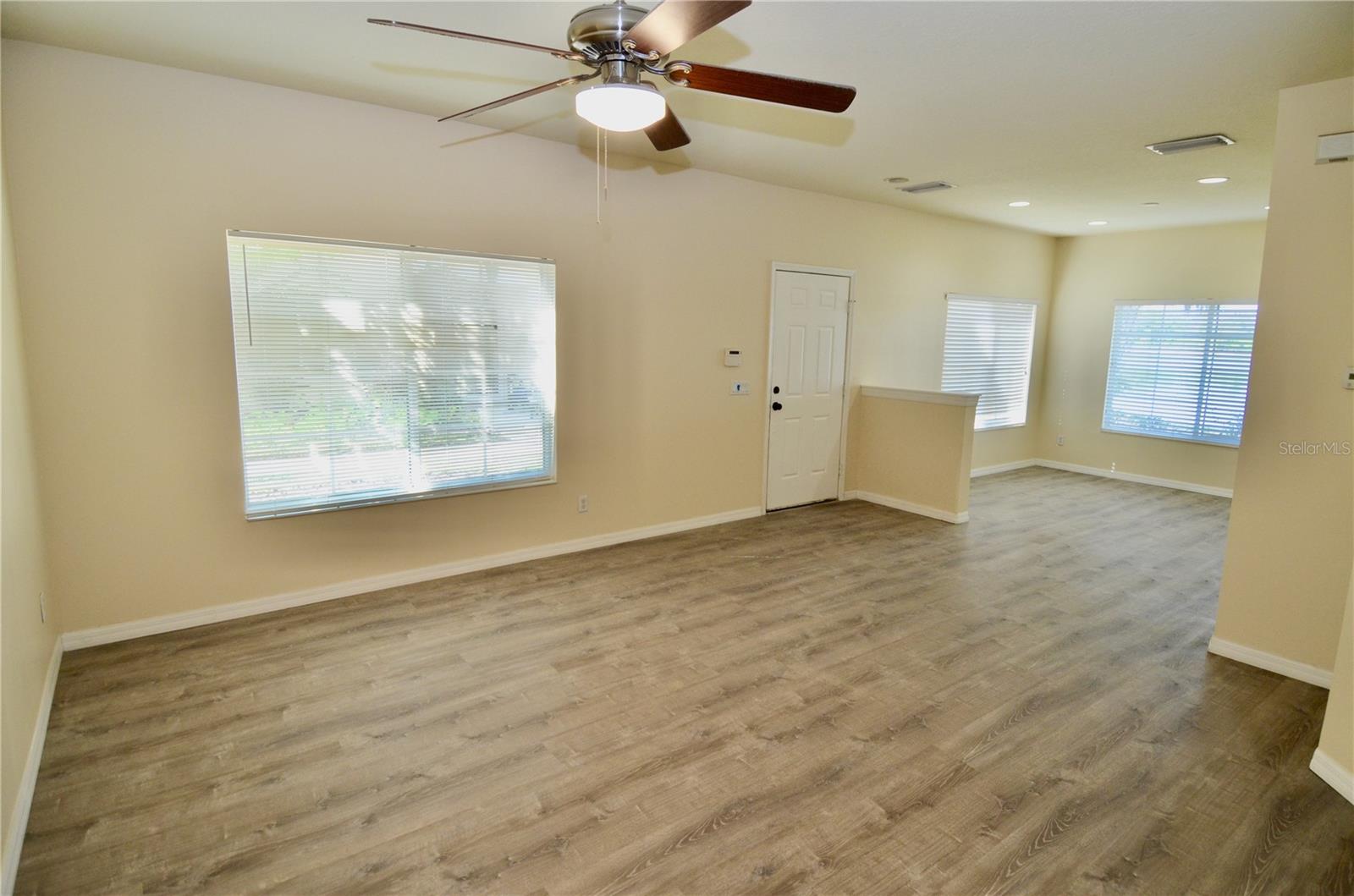 THE TWNHMS AT LIGHTHOUSE COVE III - Residential