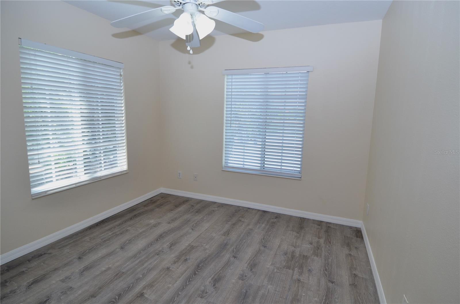 THE TWNHMS AT LIGHTHOUSE COVE III - Residential