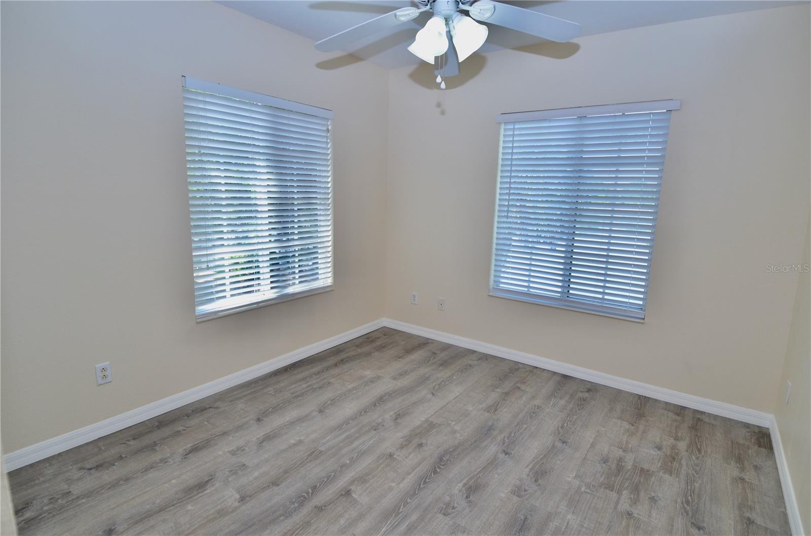 THE TWNHMS AT LIGHTHOUSE COVE III - Residential