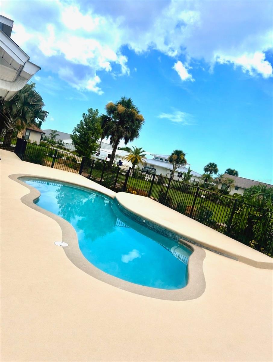 1 HARRIS CIRCLE