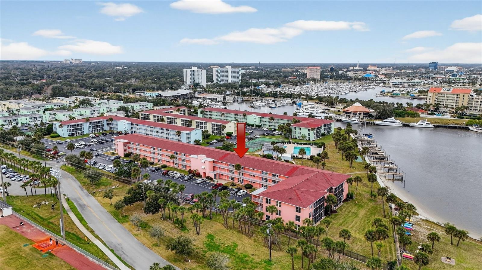 RIVER HOUSE - Residential