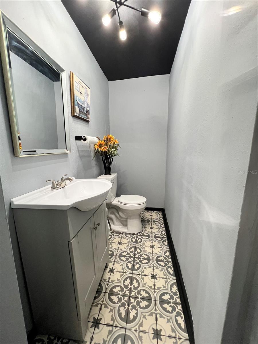 GRACELINE COURT - Commercial Sale