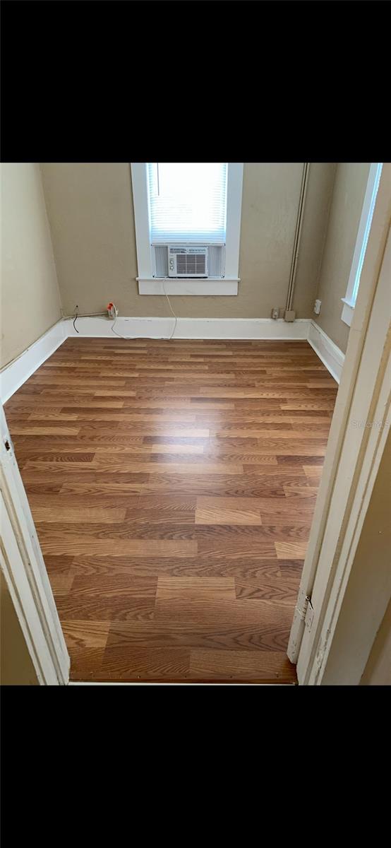 GRACELINE COURT - Commercial Sale