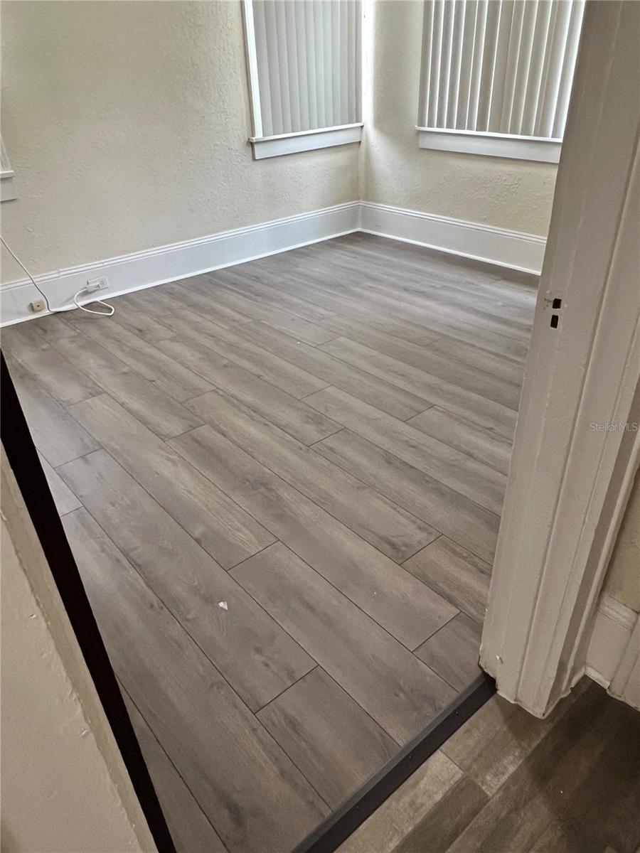 GRACELINE COURT - Commercial Sale