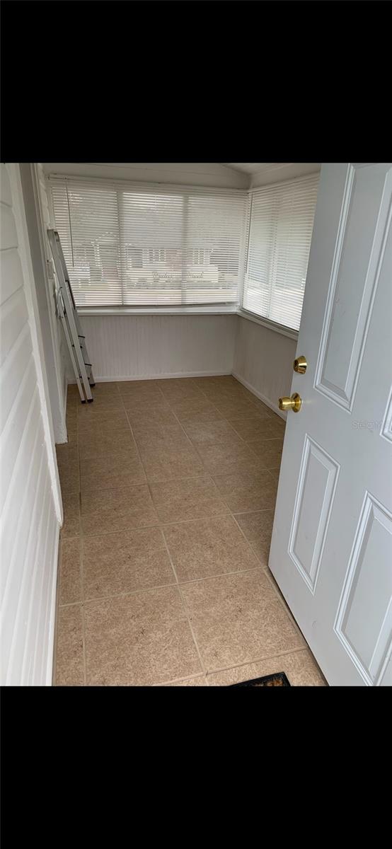 GRACELINE COURT - Commercial Sale