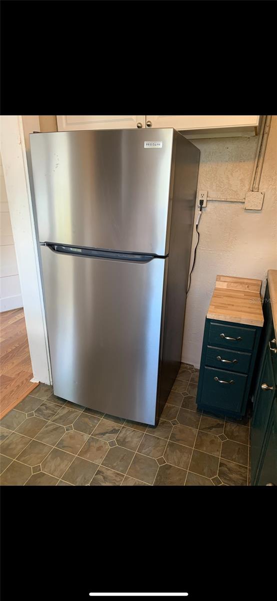 GRACELINE COURT - Commercial Sale