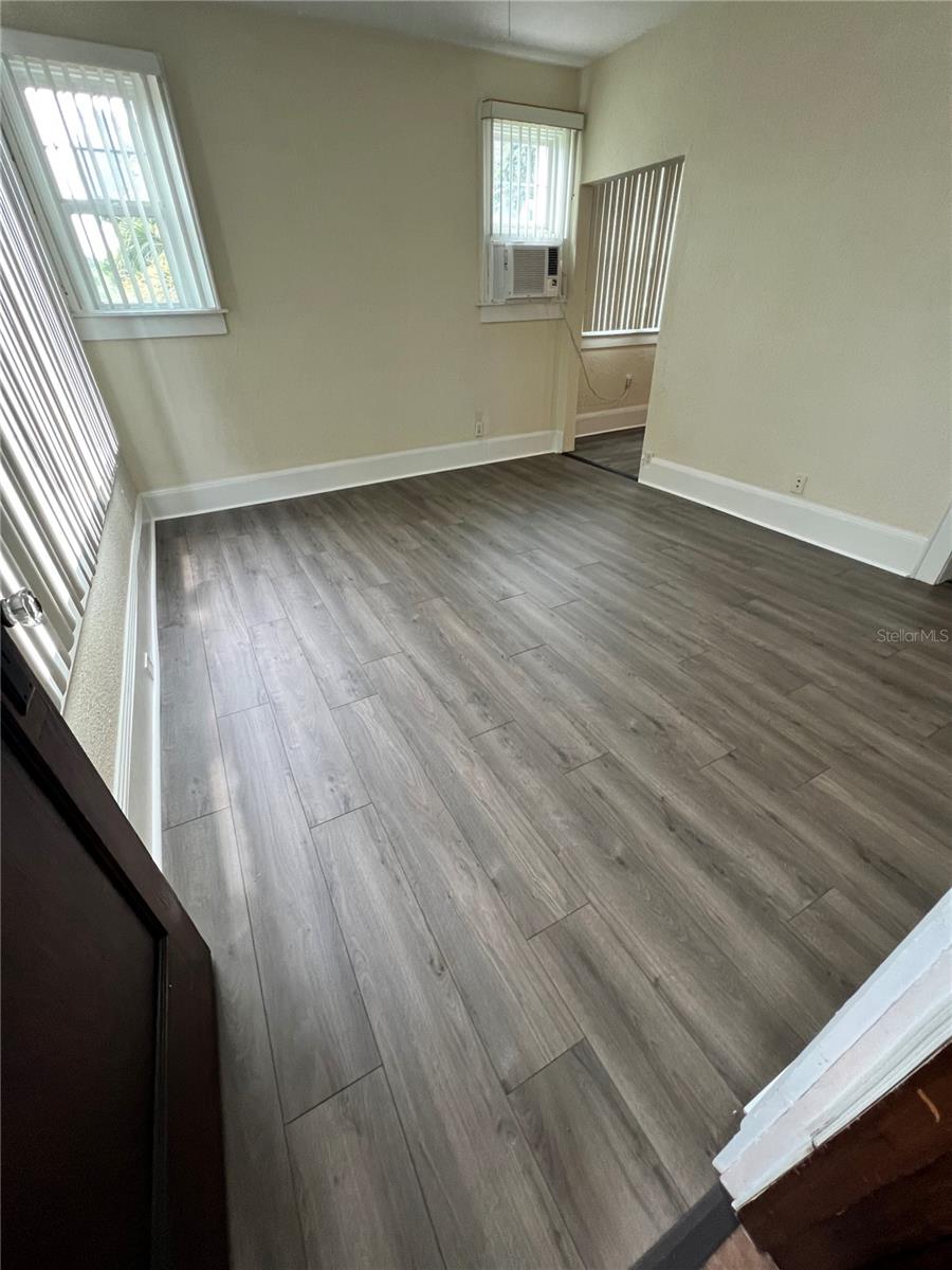 GRACELINE COURT - Commercial Sale