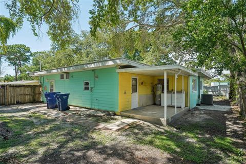 A home in PALM HARBOR