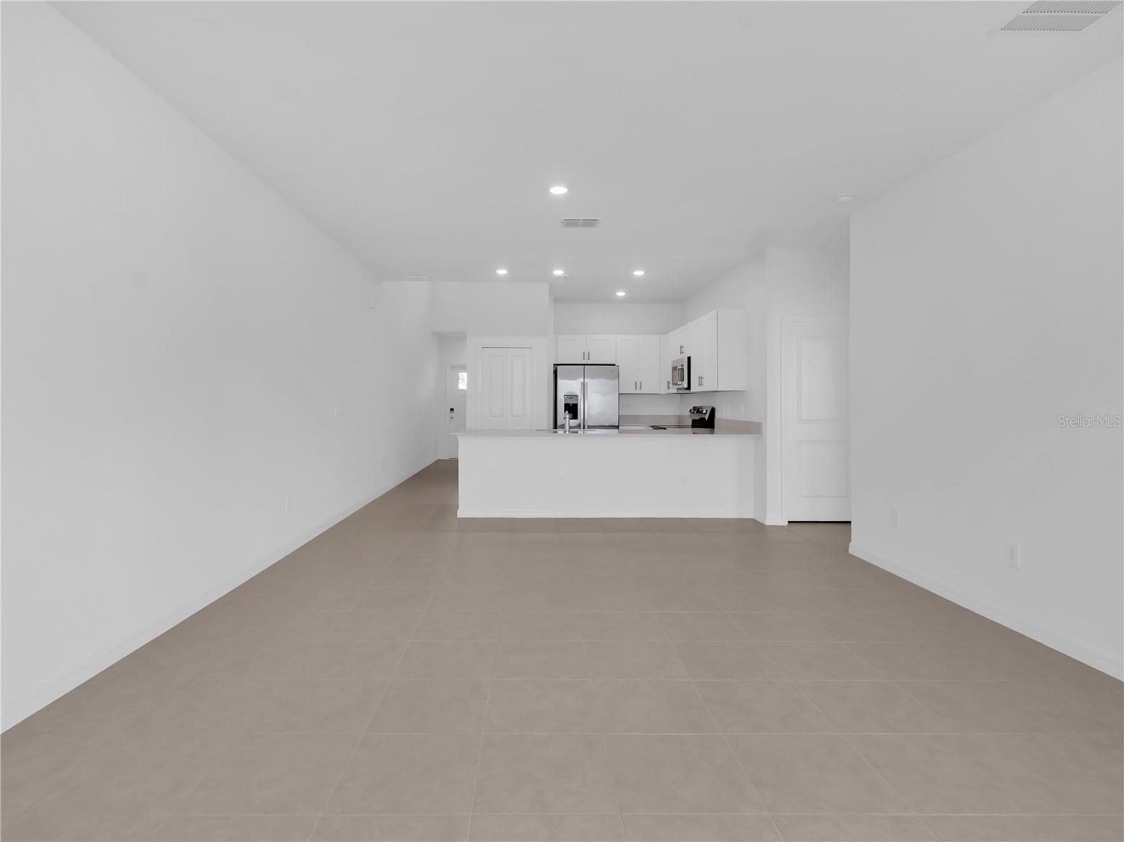 SEAIRE TOWNHOMES - Residential Lease