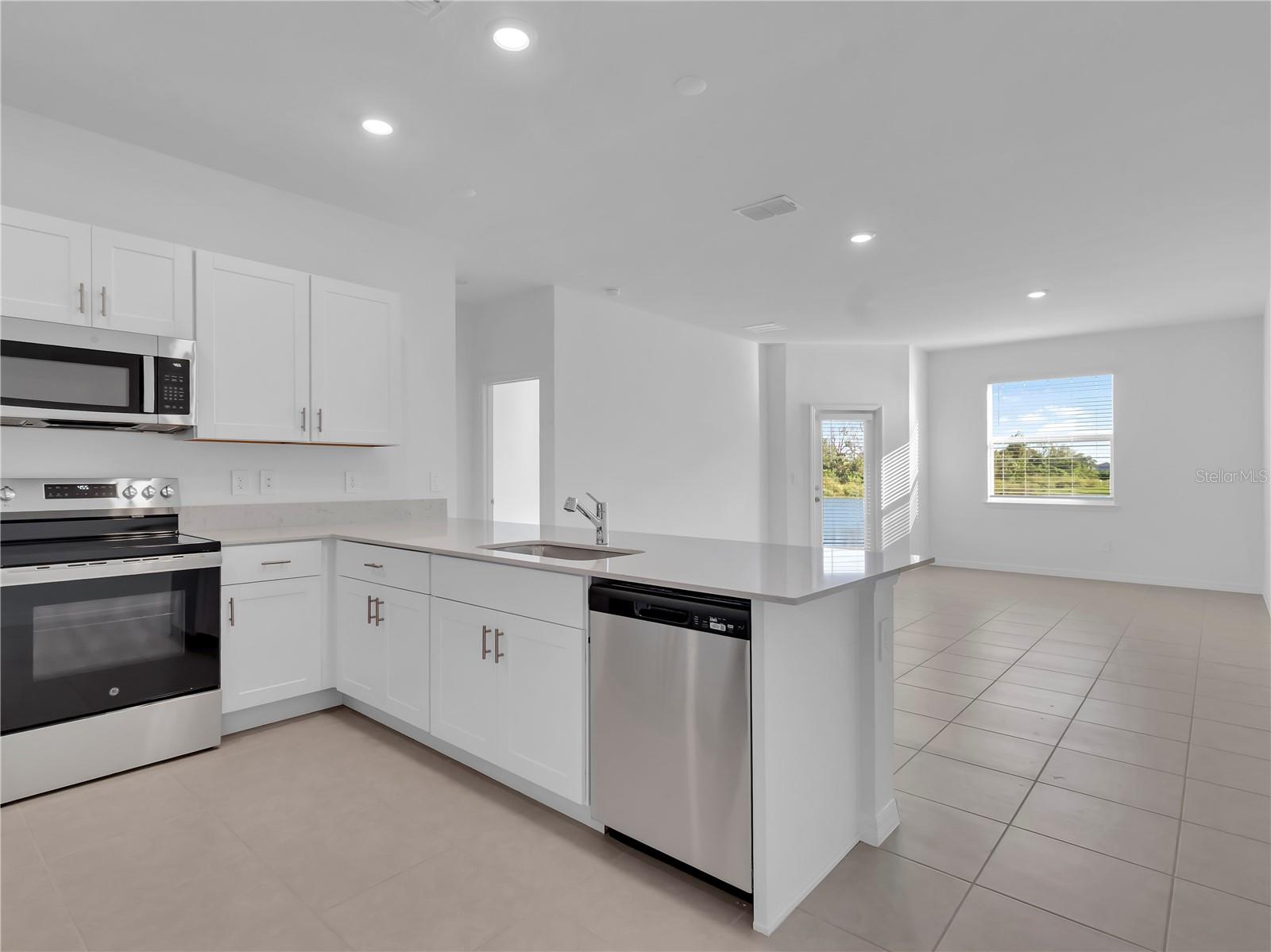 SEAIRE TOWNHOMES - Residential Lease