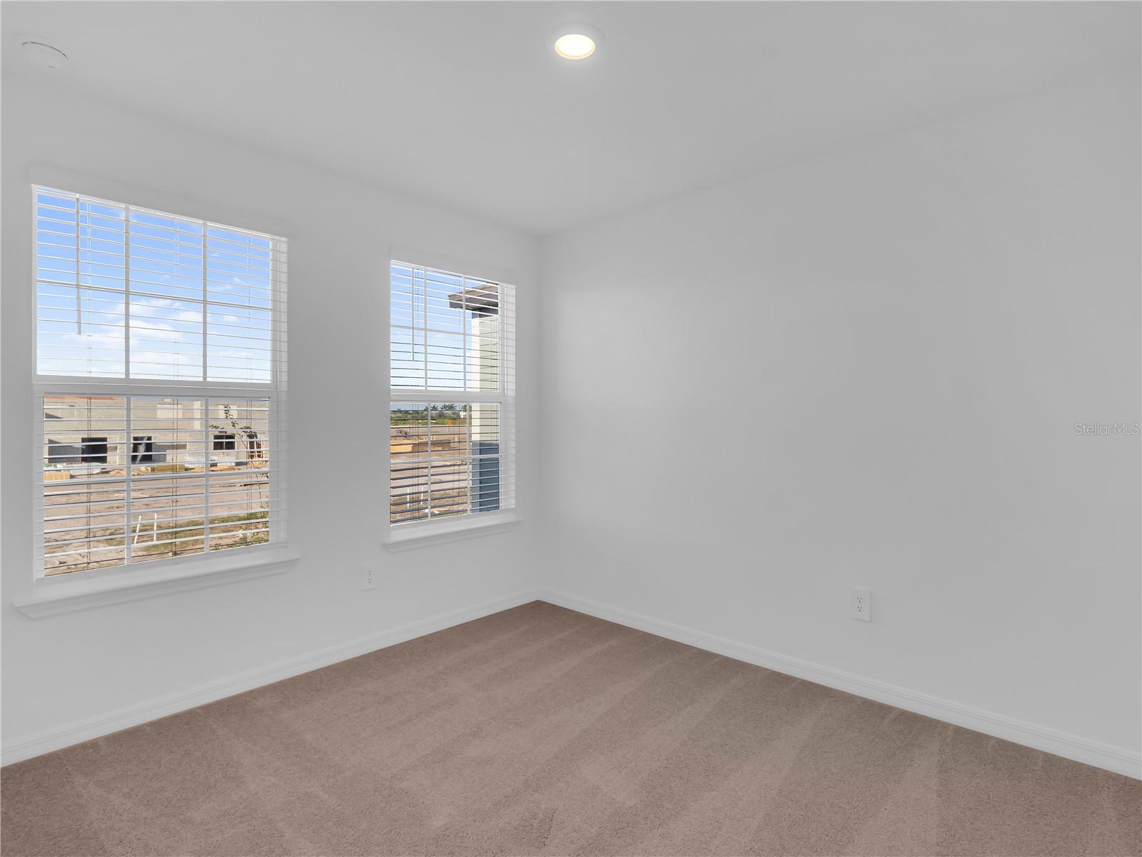 SEAIRE TOWNHOMES - Residential Lease