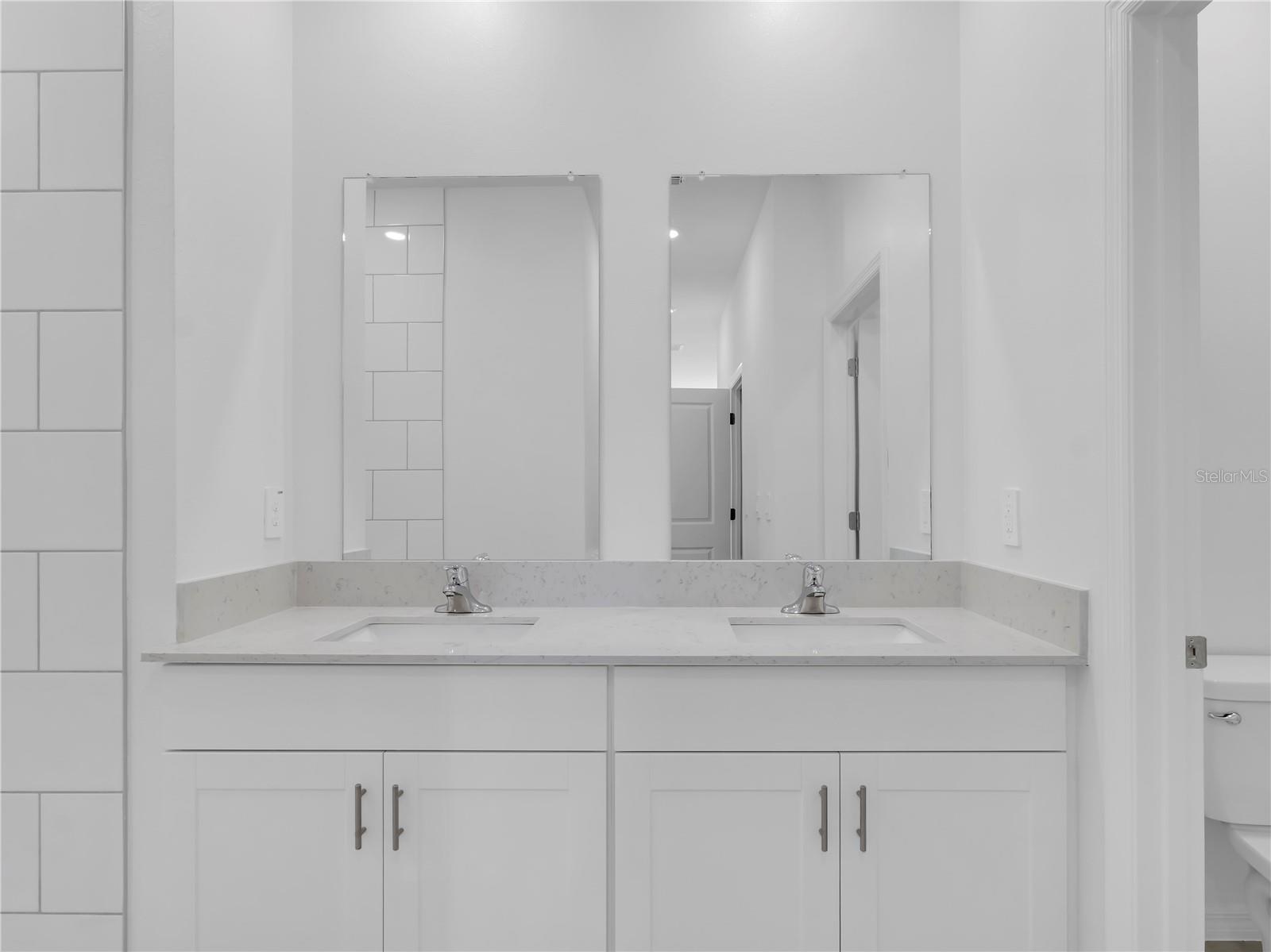 SEAIRE TOWNHOMES - Residential Lease