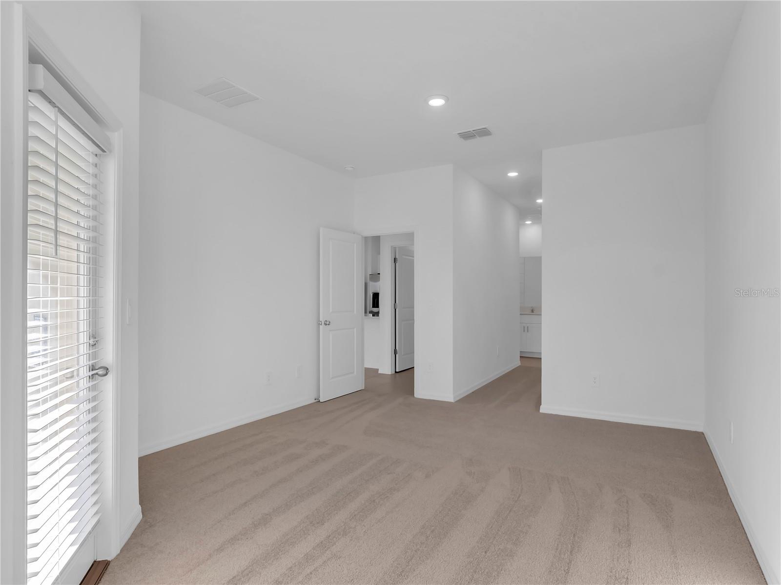 SEAIRE TOWNHOMES - Residential Lease