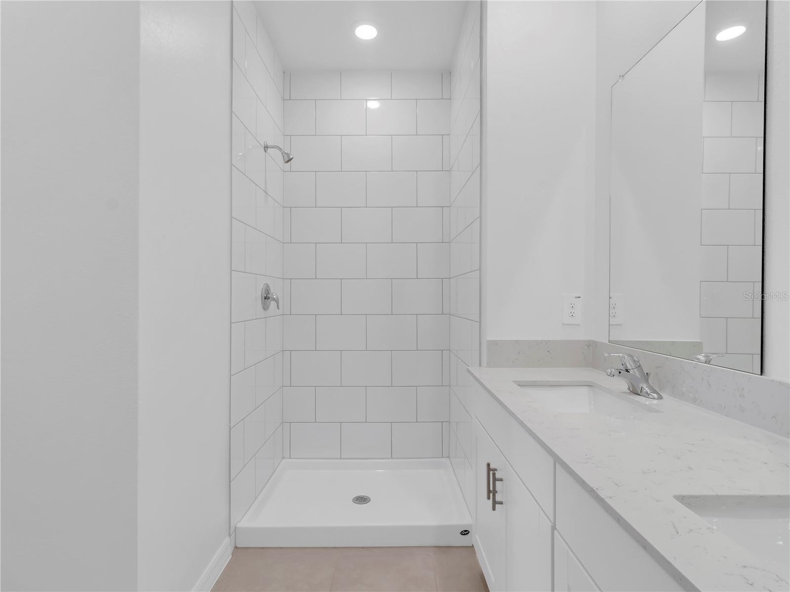 SEAIRE TOWNHOMES - Residential Lease