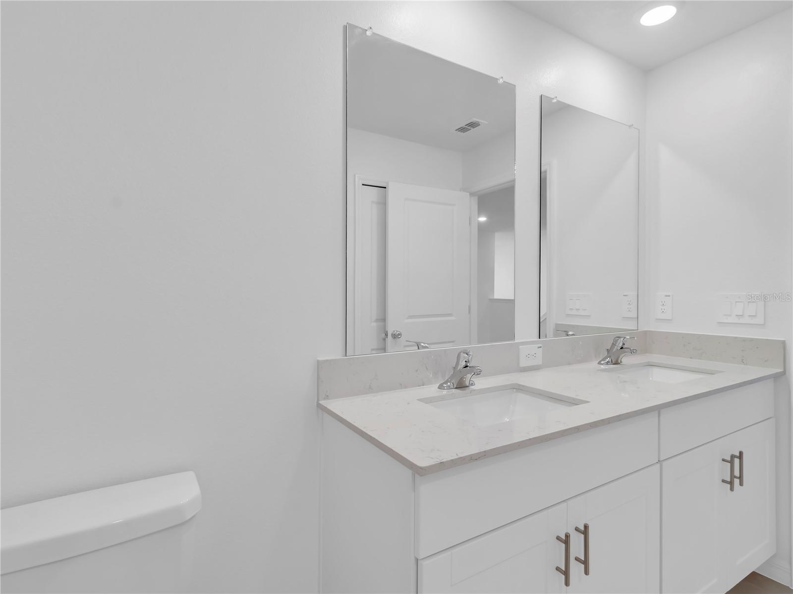 SEAIRE TOWNHOMES - Residential Lease