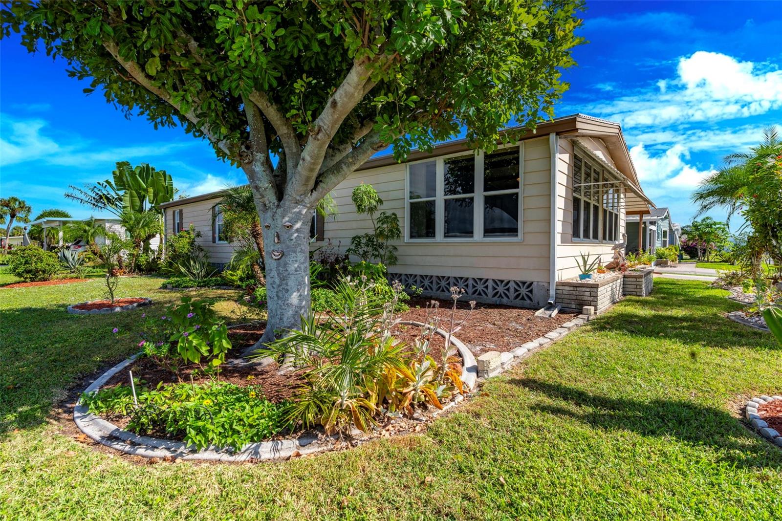 HARBOR ISLES III - Residential