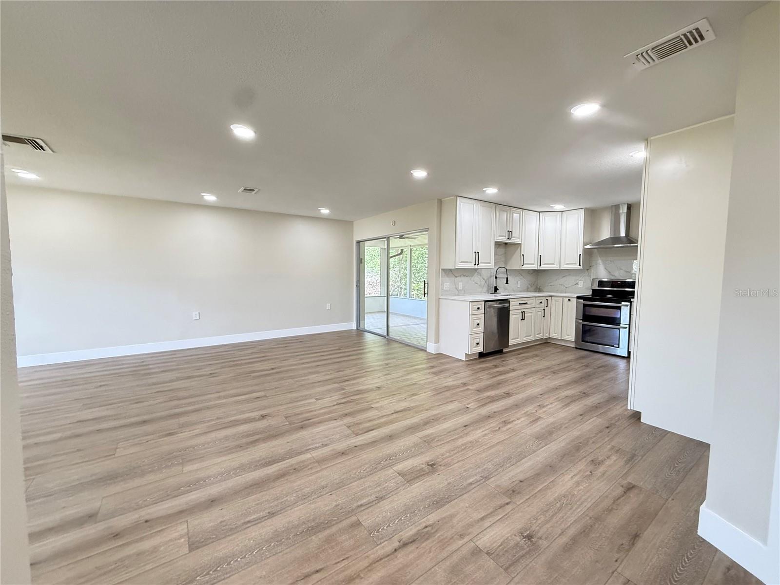 SAN CLEMENTE VILLAGE - Residential