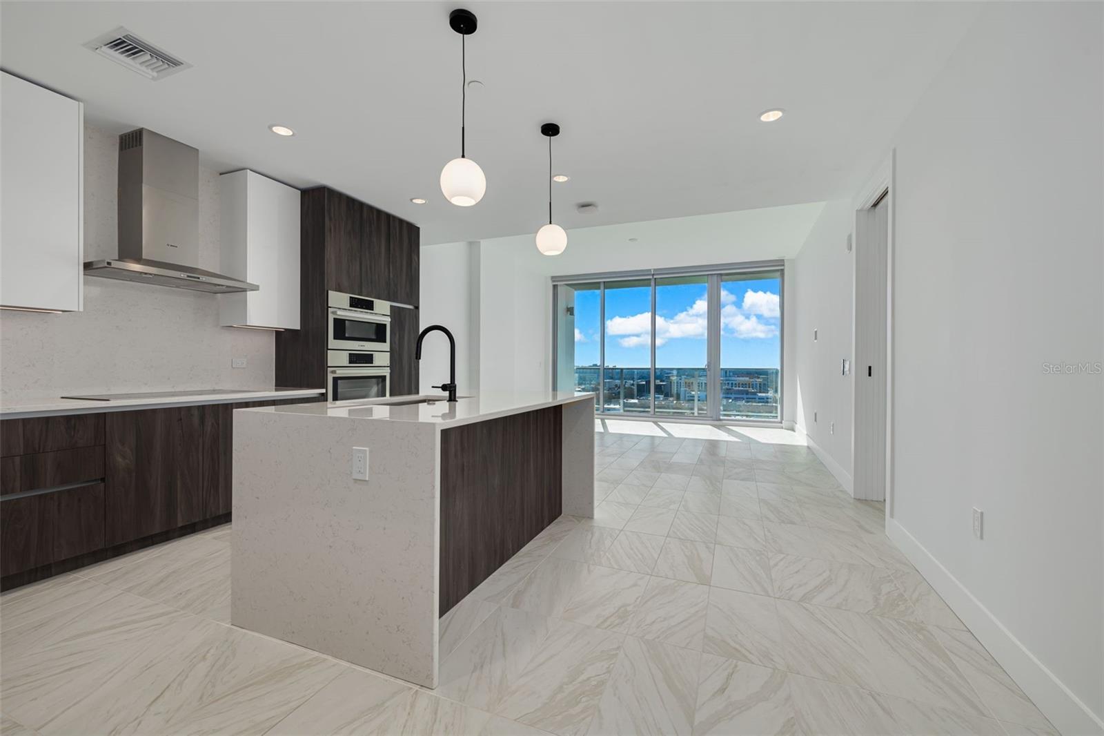 REFLECTION CONDO - Residential Lease