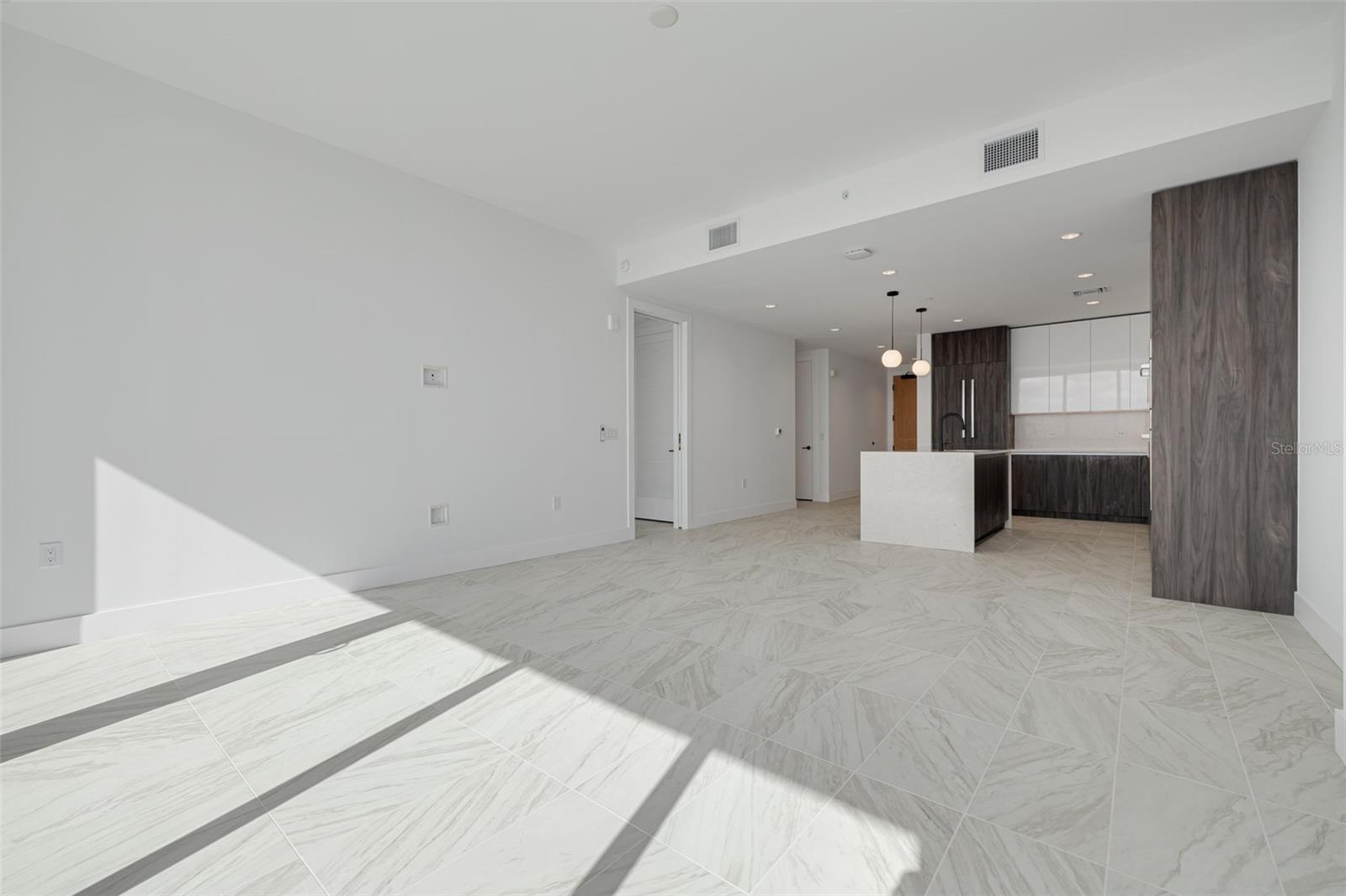 REFLECTION CONDO - Residential Lease